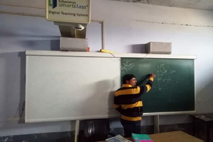 Raja Devi Degree College campus in Banda, Uttar Pradesh, India — photo 3