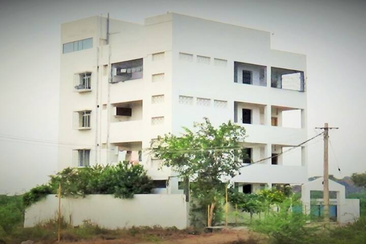 Chalapathi Institute of Pharmaceutical Sciences campus in Guntur, Andhra Pradesh, India — photo 4