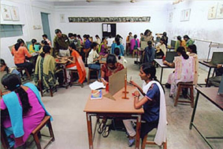 Smt Sushilaben Ramniklal Mehta Arts College campus in Ahmedabad, Gujarat, India — photo 5
