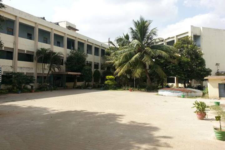The New College campus in Chennai, Tamil Nadu, India — photo 3
