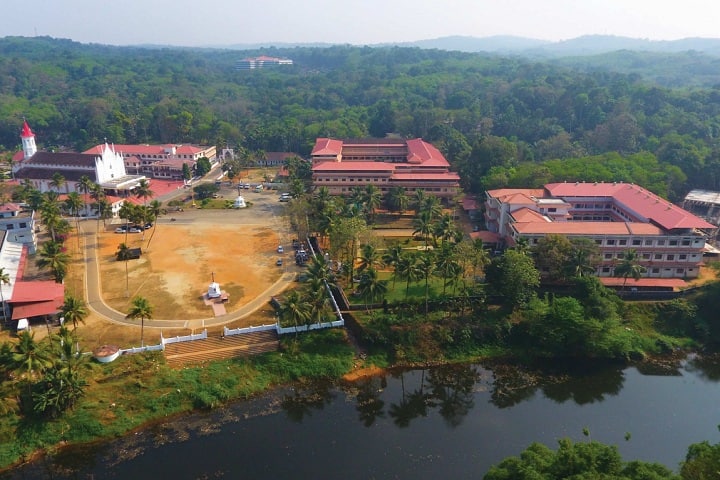 Bishop Vayalil Memorial Holy Cross College campus in Cherppunkal, Kerala, India — photo 1
