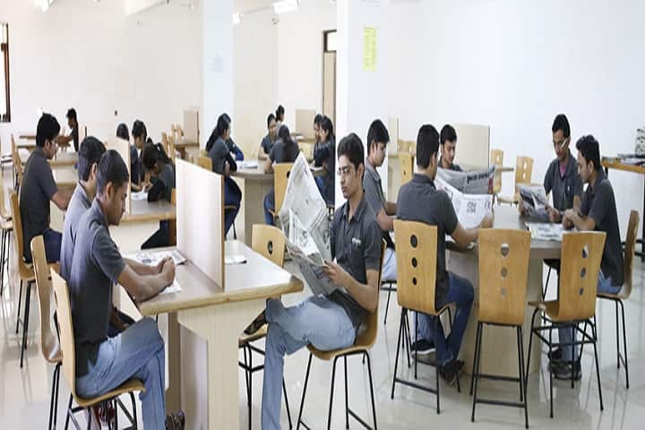 Institute of Engineering and Technology campus in Rajkot, Gujarat, India — photo 2