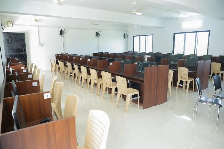 Tulaskar College of Pharmacy campus in Wardha, Maharashtra, India — photo 2
