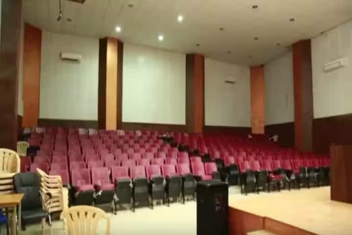 Mahatma Gandhi University campus in Nalgonda, Telangana, India — photo 3
