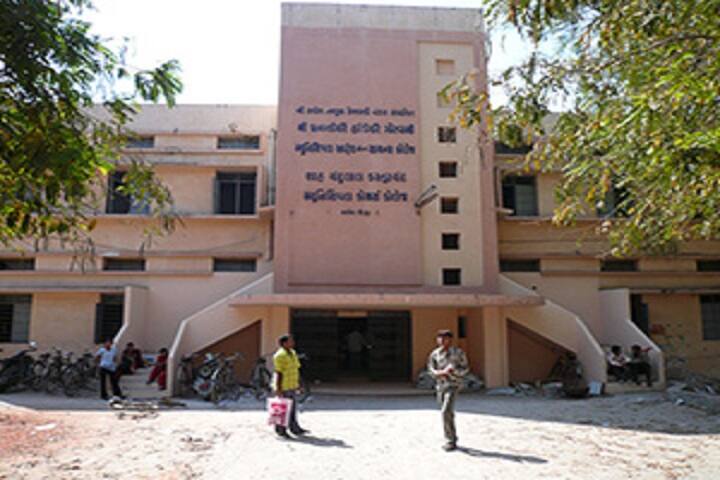 Shri PHG Municipal Arts and Science College campus in Gandhinagar, Gujarat, India — photo 1