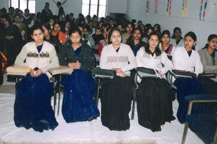 RN College campus in Meerut, Uttar Pradesh, India — photo 4
