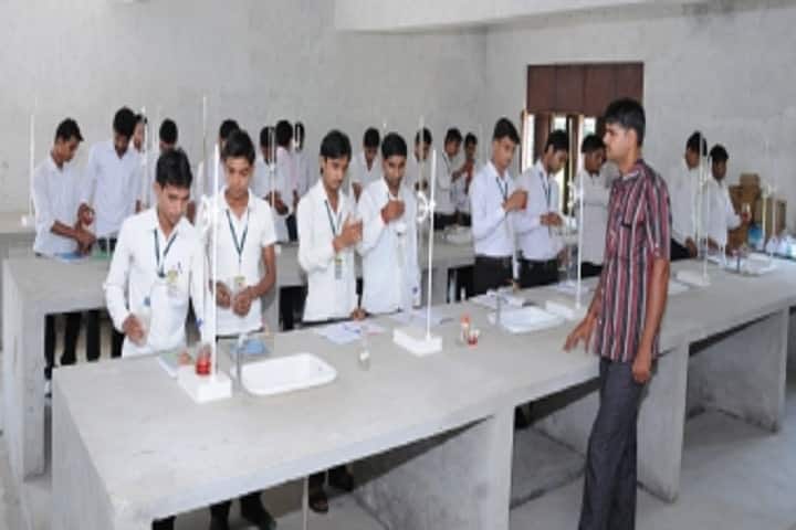 Nav Jeevan Kisan Degree College campus in Mawana, Uttar Pradesh, India — photo 2