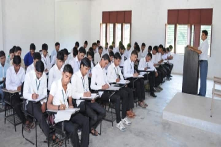 Nav Jeevan Kisan Degree College campus in Mawana, Uttar Pradesh, India — photo 3
