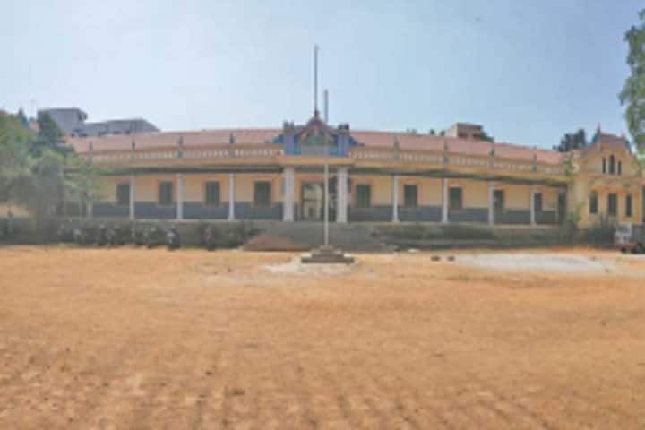Janopakari Sri Doddanna Setty's SLN College of Arts and Commerce campus in Bangalore, Karnataka, India — photo 1