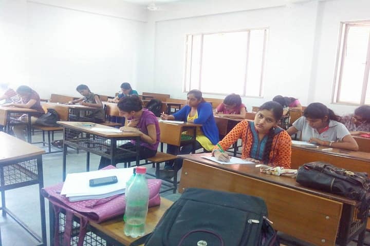 Vivekananda College campus in New Delhi, Delhi, India — photo 3