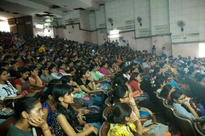 Vivekananda College campus in New Delhi, Delhi, India — photo 5