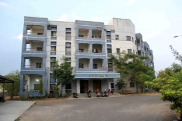 Mahatma Gandhi Ayurved College Hospital and Research Centre campus in Wardha, Maharashtra, India — photo 4