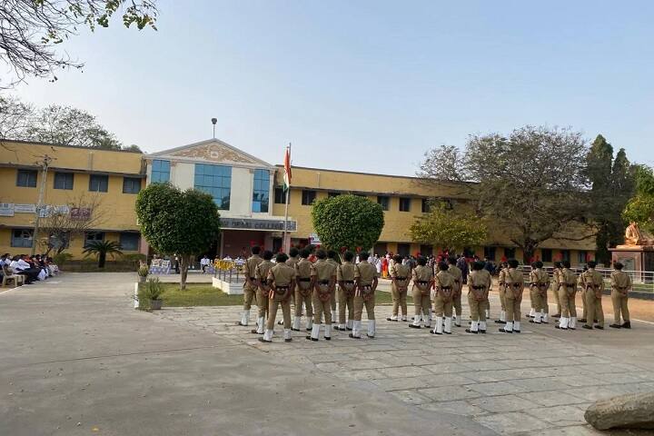 Laxmi Venkatesh Desai College campus in Raichur, Karnataka, India — photo 3