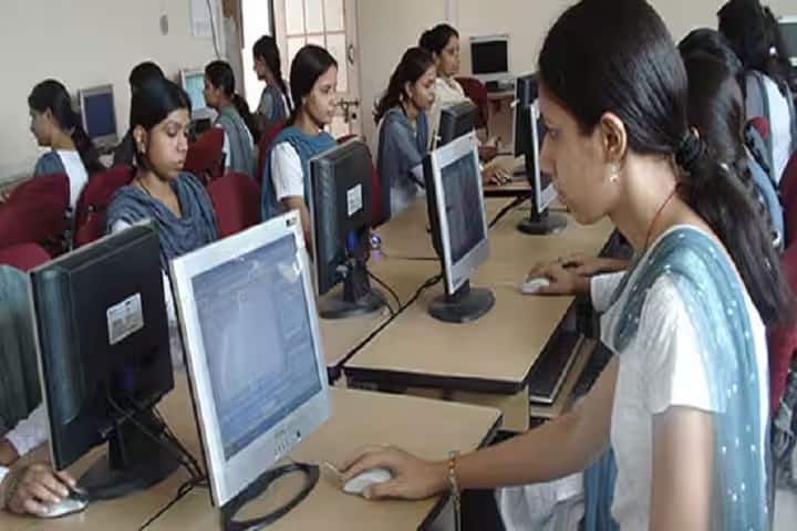 Deen Dayal PG College campus in Muzaffarnagar, Uttar Pradesh, India — photo 3