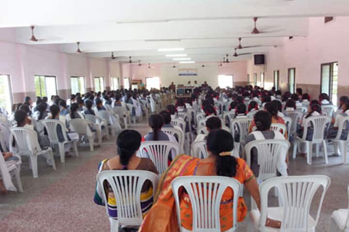 Uni Trust Surajba Mahila Arts College campus in Nadiad, Gujarat, India — photo 5