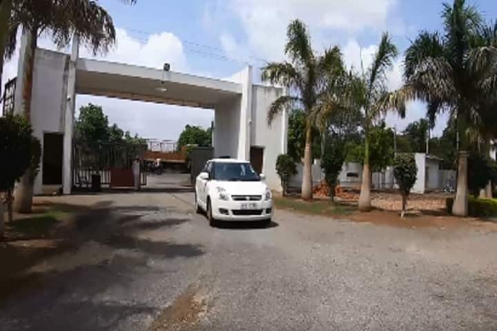 Amrut Institute campus in Junagadh, Gujarat, India — photo 1