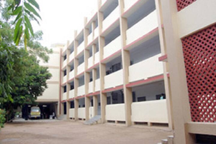 Prin MC Shah Commerce College, Ahmedabad campus in Ahmedabad, Gujarat, India