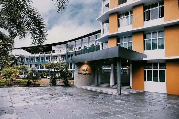 Holy Grace Academy of Management Studies campus in Thrissur, Kerala, India — photo 1
