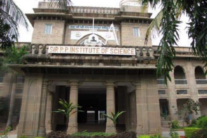 Sir PP Institute of Science campus in Bhavnagar, Gujarat, India — photo 1