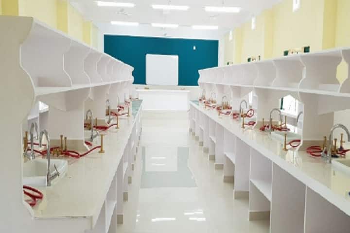 Sree Narayana Guru College of Advanced Studies campus in Thrissur, Kerala, India — photo 4