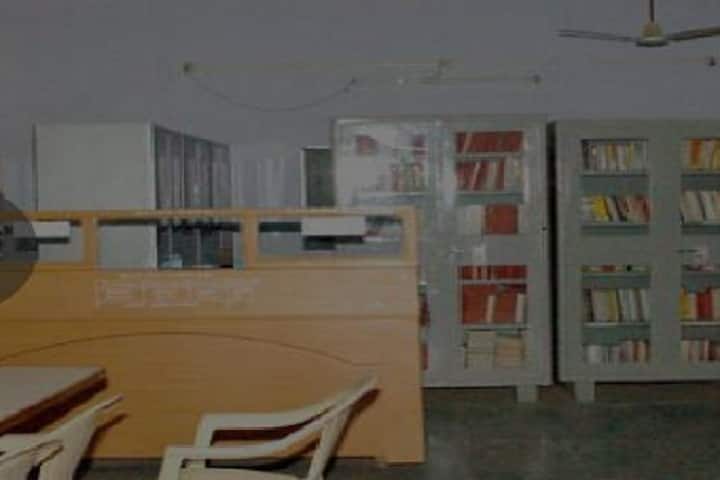 Smt PNR Shah Mahila Arts and Commerce College campus in Bhavnagar, Gujarat, India — photo 3