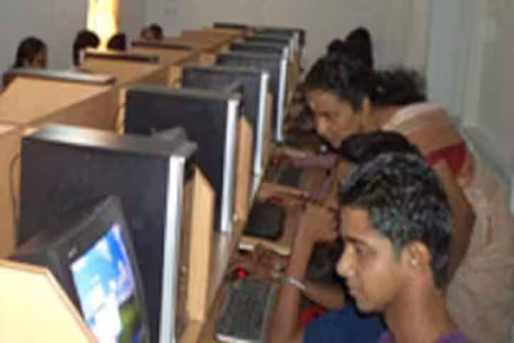 Paramekkavu College of Arts and Science campus in Thrissur, Kerala, India — photo 4