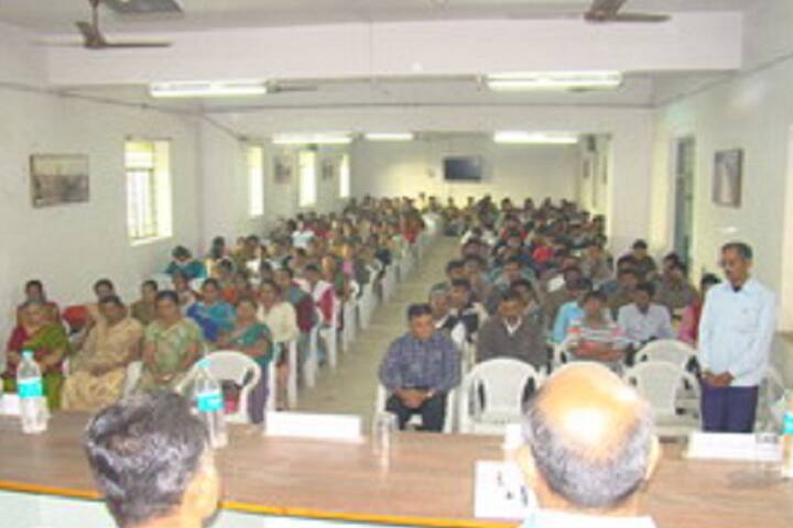 MB Arts and Commerce College campus in Gondal, Gujarat, India — photo 6
