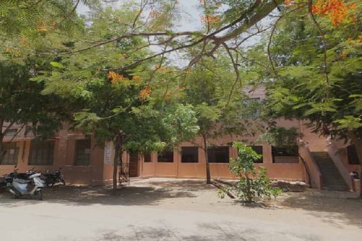 H and HB Kotak Institute of Science campus in Rajkot, Gujarat, India — photo 1