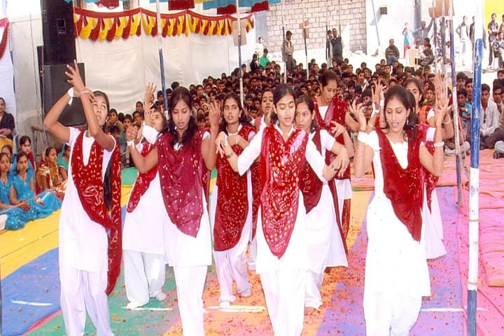 Matrushree Monghima Mahila Arts and Commerce College campus in Junagadh, Gujarat, India — photo 2