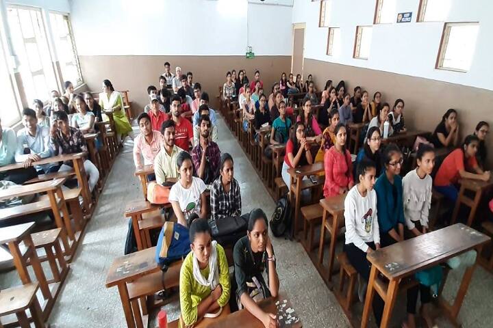 SPB English Medium College of Commerce campus in Surat, Gujarat, India — photo 5