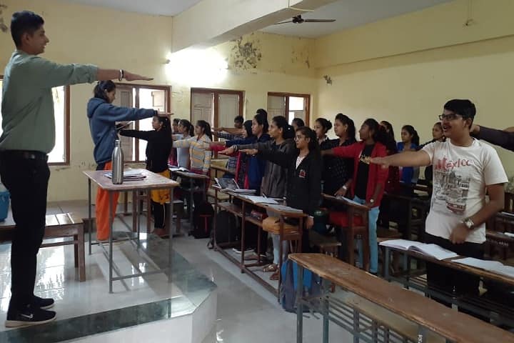 AV Patel Commerce College campus in Navsari, Gujarat, India — photo 6