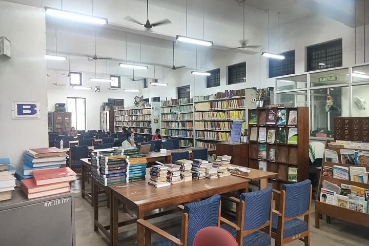 Government Ayurveda College campus in Thiruvananthapuram, Kerala, India — photo 6