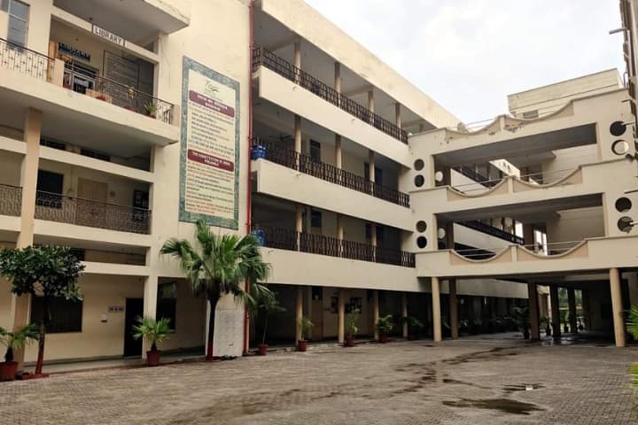 Hindu Kanya College, Kapurthala campus in Kapurthala, Punjab, India