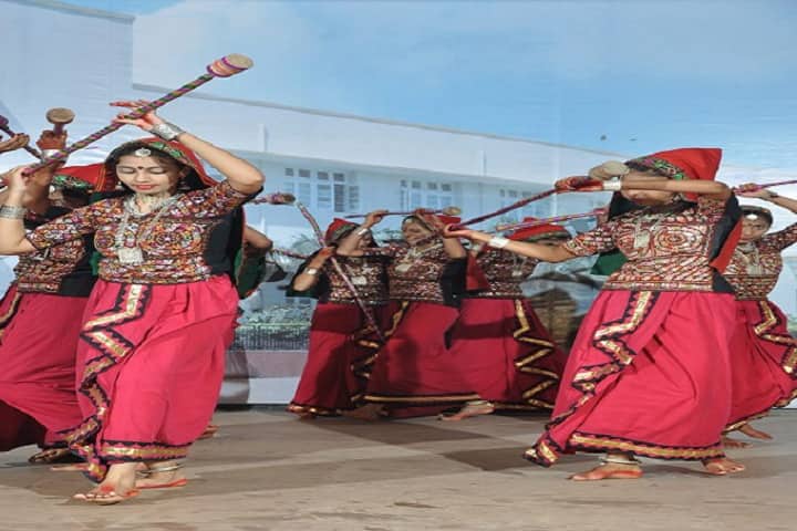 Dharmendrasinhji College campus in Rajkot, Gujarat, India — photo 2