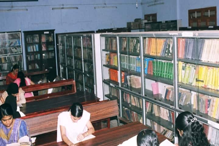 Vaidyaratnam Ayurveda College campus in Thrissur, Kerala, India — photo 5