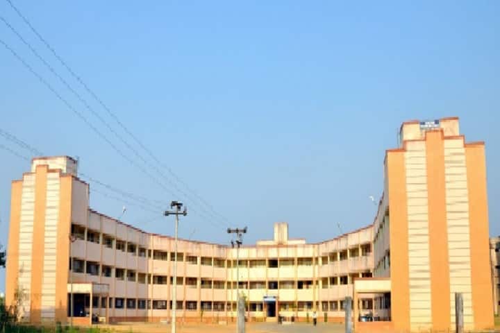 Rajah Muthiah Dental College and Hospital campus in C.Kothangudi, Tamil Nadu, India — photo 1