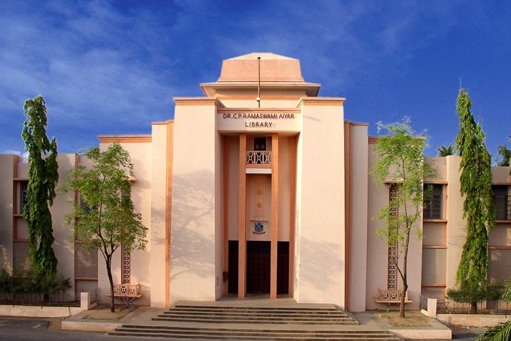 Rajah Muthiah Dental College and Hospital campus in C.Kothangudi, Tamil Nadu, India — photo 3