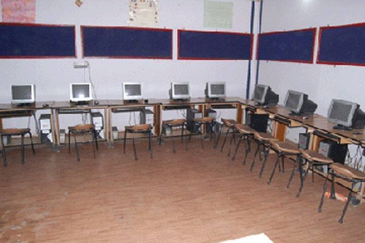 Nawab Azmat Ali Khan Girls Degree College campus in Muzaffarnagar, Uttar Pradesh, India — photo 3