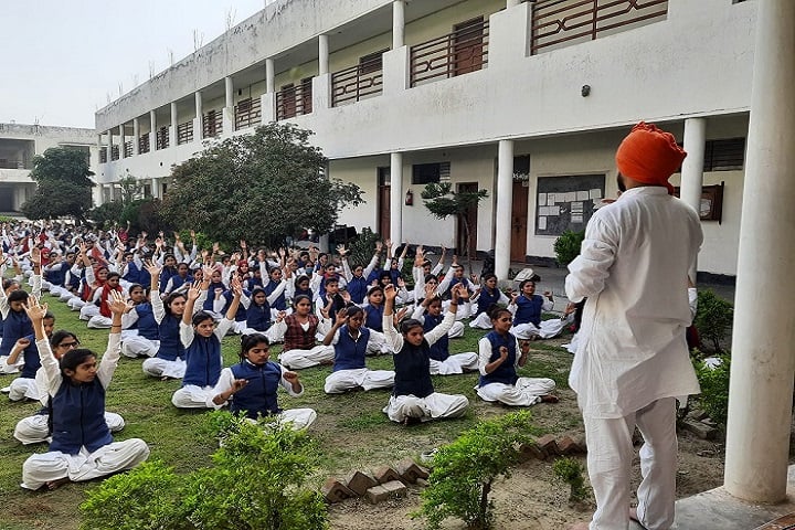 Raj Kumar Goel Girls Degree College campus in Garhmukteshwar, Uttar Pradesh, India — photo 1