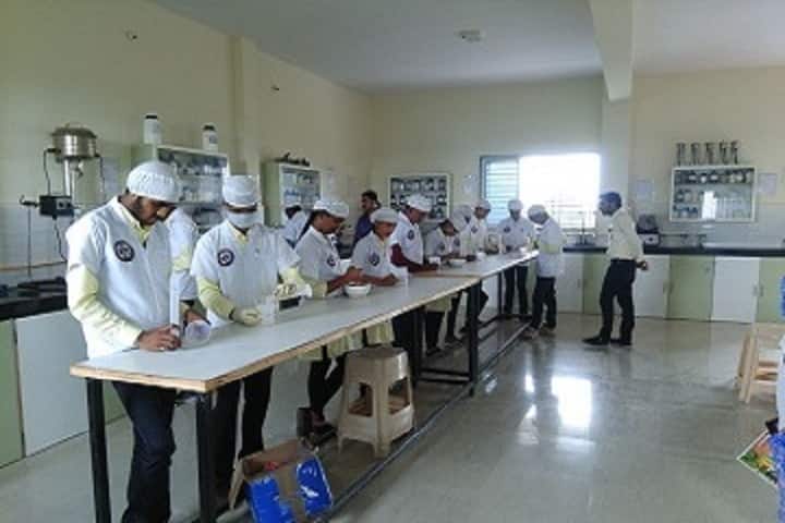 Dr RN Lahoti Institute of Pharmacy campus in Sultanpur, Uttar Pradesh, India — photo 2