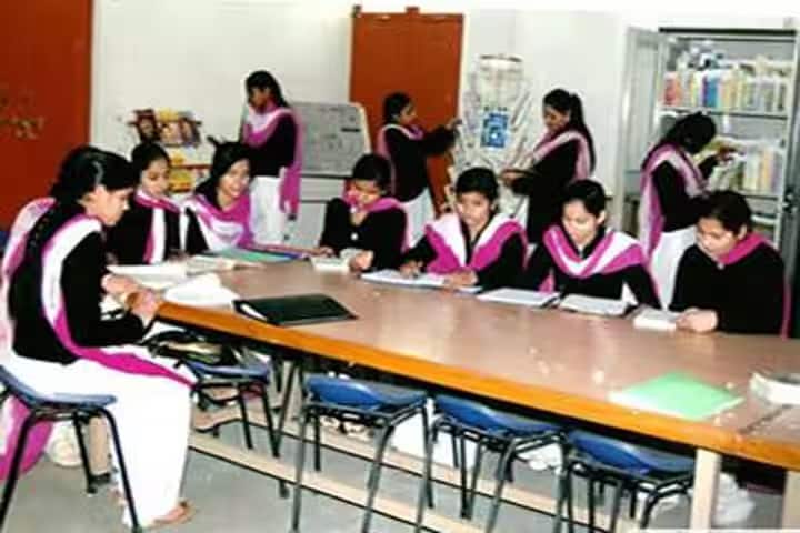 Tarachand Vedic Putri Degree College campus in Muzaffarnagar, Uttar Pradesh, India — photo 4
