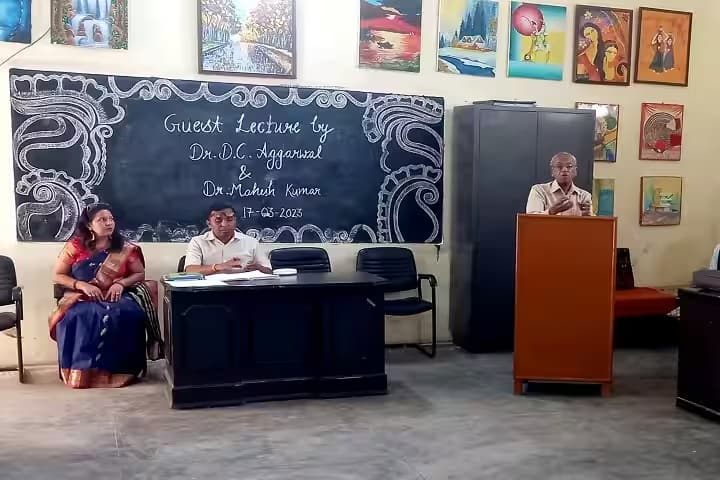 Tarachand Vedic Putri Degree College campus in Muzaffarnagar, Uttar Pradesh, India — photo 6