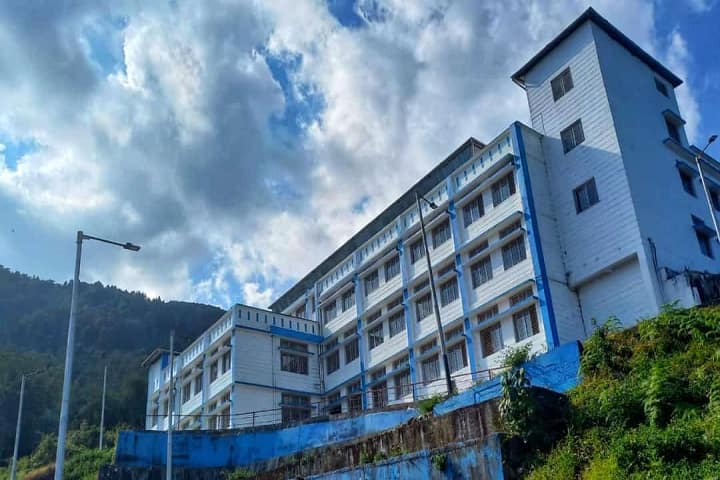 Darjeeling Hills University campus in Darjeeling, West Bengal, India — photo 1