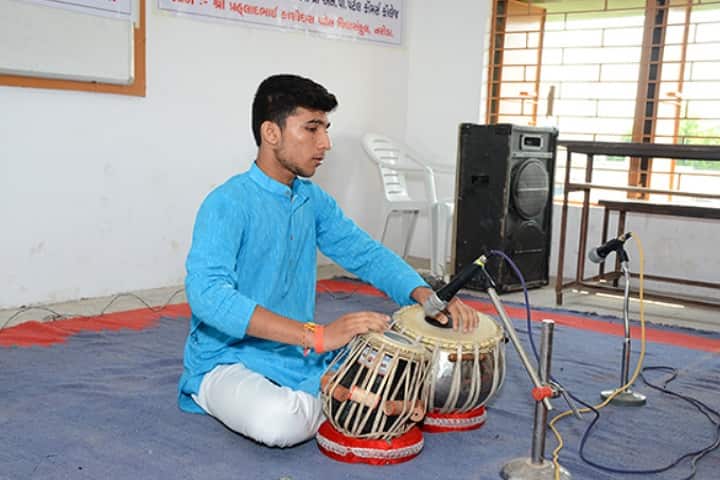 Smt AP Patel Arts and Late Shree NP Patel Commerce College campus in Ahmedabad, Gujarat, India — photo 3
