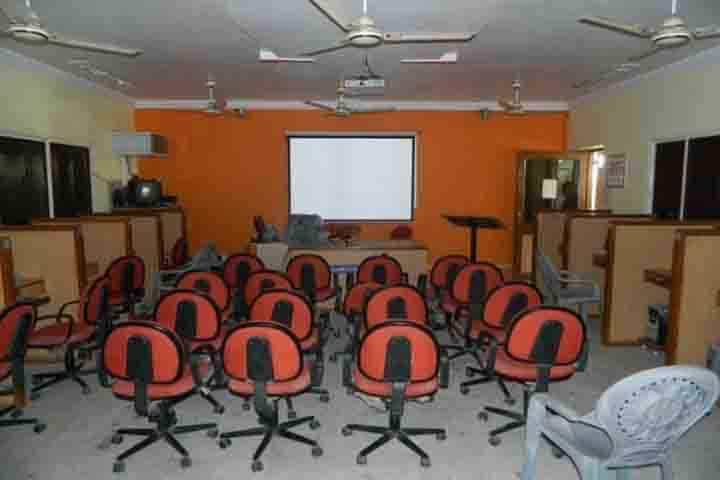 Smt AP Patel Arts and Late Shree NP Patel Commerce College campus in Ahmedabad, Gujarat, India — photo 4