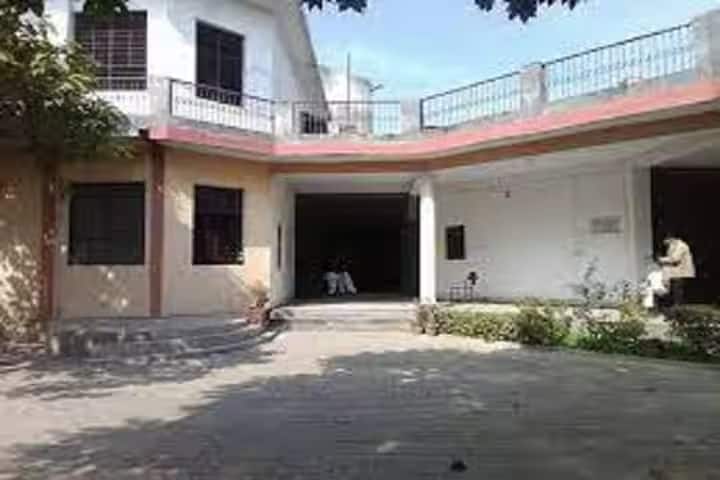 Keshav Marwar Girls Degree College campus in Hapur, Uttar Pradesh, India — photo 1