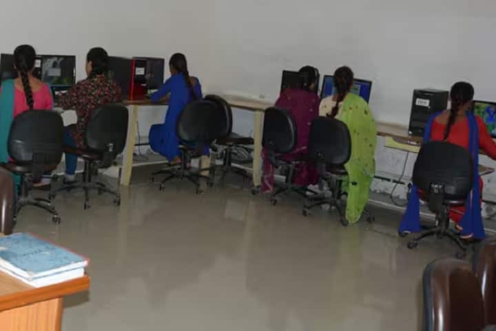 Guru Nanak Khalsa Girls College campus in Jalandhar, Punjab, India — photo 6