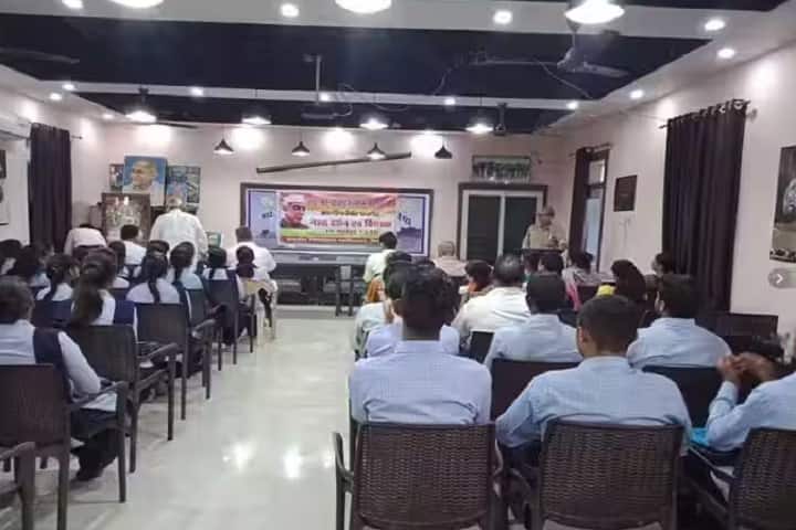 Government PG College campus in Pipariya, Madhya Pradesh, India — photo 1