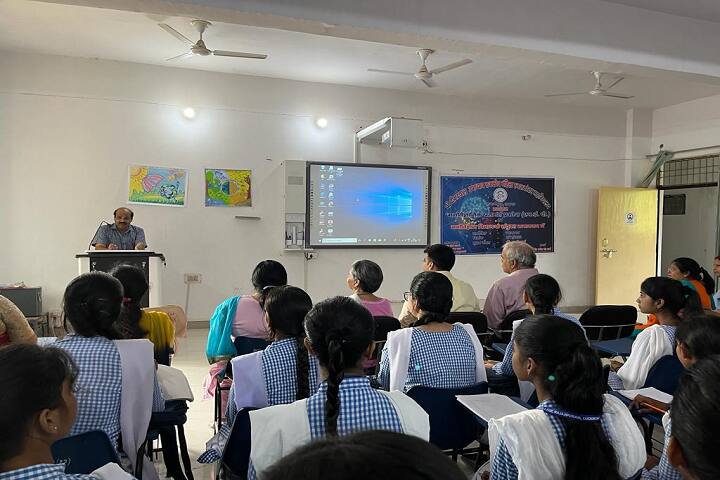 Pt Deen Dayal Upadhyay Government Girls PG College campus in Lucknow, Uttar Pradesh, India — photo 4
