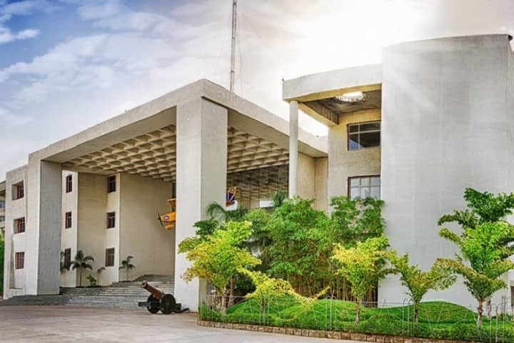 Indus Institute of Technology and Engineering campus in Ahmedabad, Gujarat, India — photo 1